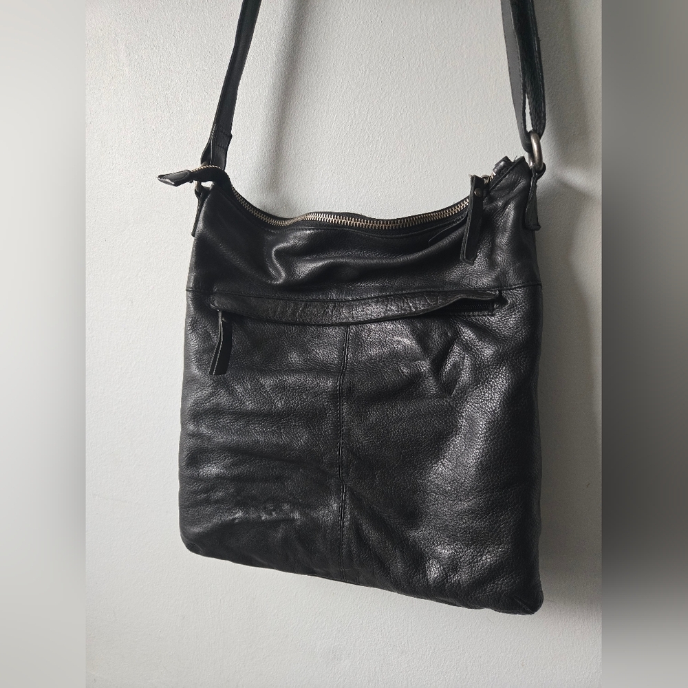 Latico Crossbody Leather Bag Black - Picture 3 of 8